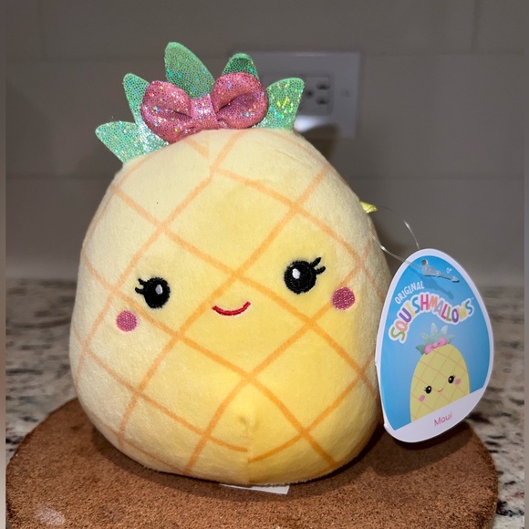 New Maui The Pineapple Squishmallow - Picture 3 of 6